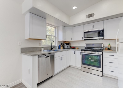 520 Arrowhead Trail - Photo 1