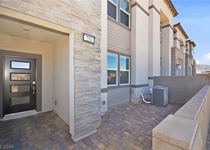 254 Walsh Peak Avenue - Photo 1