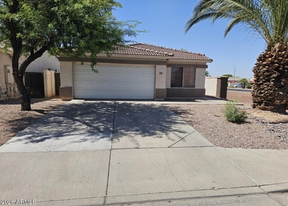 10809 W Edgemont Avenue - Photo 1