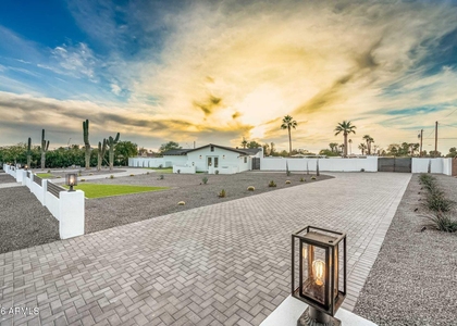 12216 N 65th Street - Photo 1