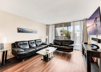 6 Royal Palm Way - Photo 1