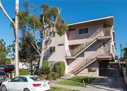 912 S Ash Avenue - Photo 1