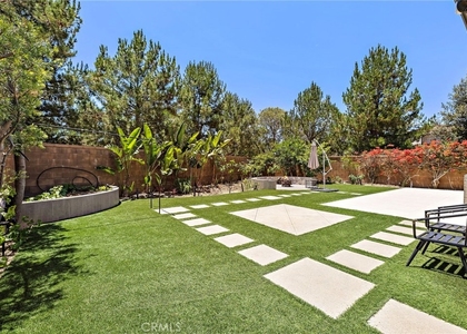 72 Henson - Photo 1