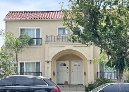 204 E Maple - Photo 1