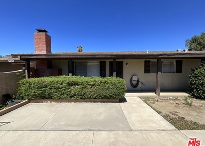1440 Calhoun Court - Photo 1