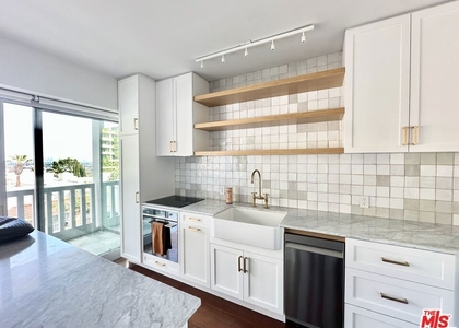 999 N Doheny Drive - Photo 1