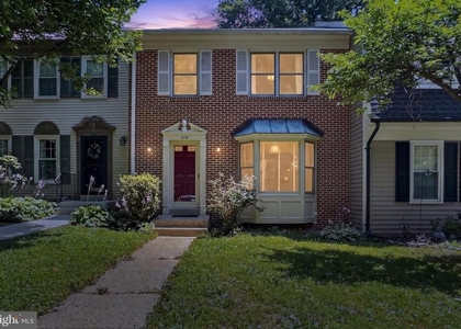 5719 Oakshore Court - Photo 1