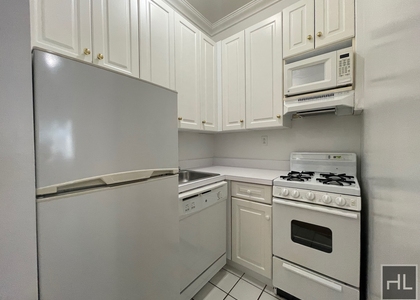 York Avenue - Photo 1