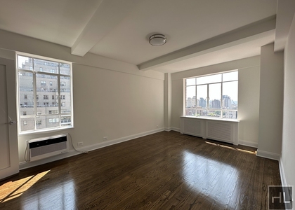 Fifth Avenue - Photo 1