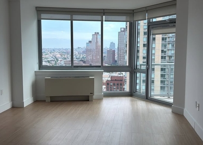Center Boulevard - Photo 1