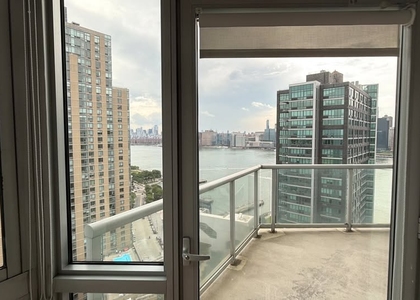 Center Boulevard - Photo 1