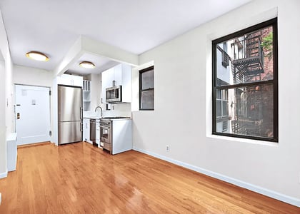 East 25th Street - Photo 1