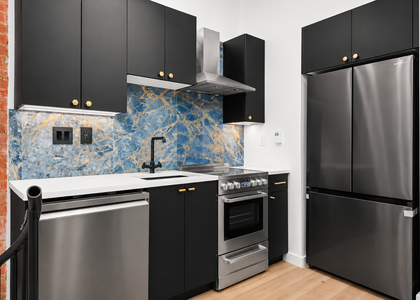 727 Knickerbocker Avenue - Photo 1