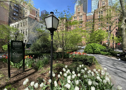 East 44th Street - Photo 1