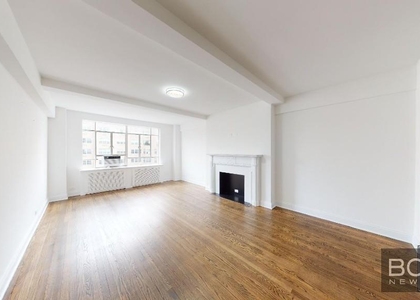 Fifth Avenue - Photo 1
