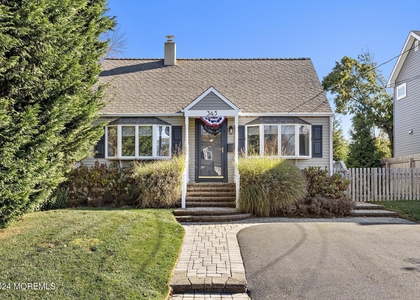 345 Macarthur Avenue - Photo 1