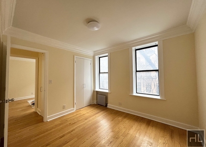 East 58 Street - Photo 1