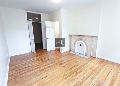 East 7 Street - Photo 1