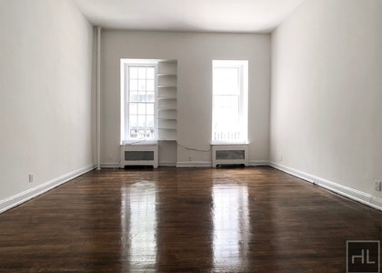 East 65 Street - Photo 1
