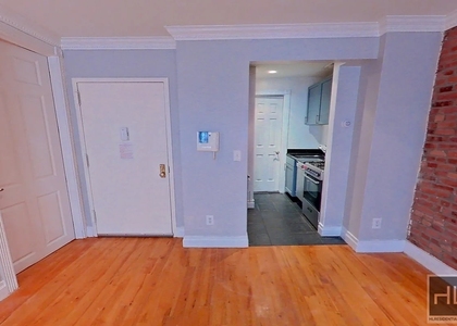 Avenue B - Photo 1