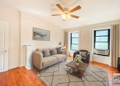 East 101 Street - Photo 1