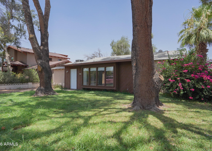 506 W 11th Street - Photo 1