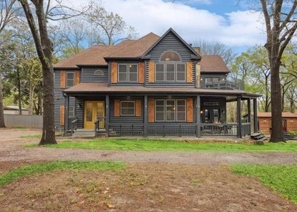 223 Oklahoma Avenue - Photo 1