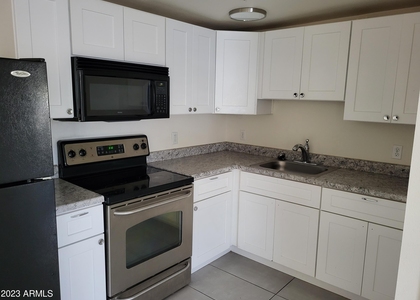 1631 E Yale Street - Photo 1