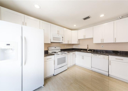 1343 Hampton Boulevard - Photo 1
