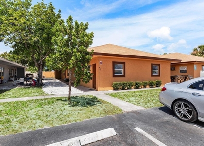 279 Sw 1st Street - Photo 1