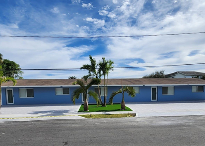 70 Nw 13th Avenue - Photo 1
