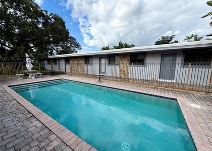 1023 Nw 1st Avenue - Photo 1