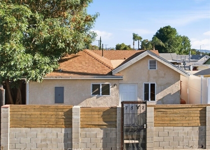 7542 White Oak Ave - Photo 1