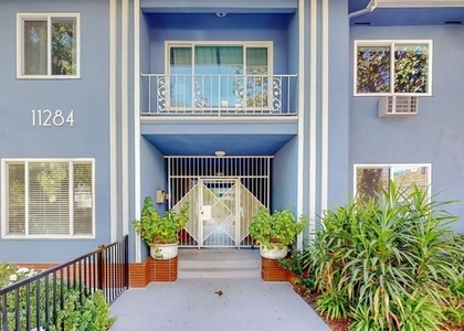 11284 Montana Avenue - Photo 1