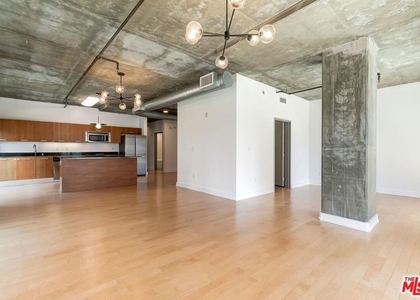 645 W 9th Street - Photo 1