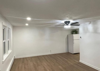749 Linden Avenue - Photo 1