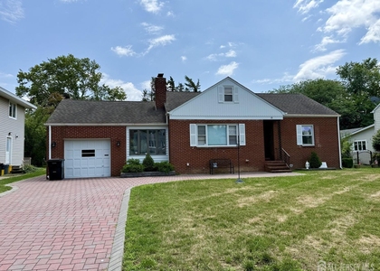 19 South Drive - Photo 1