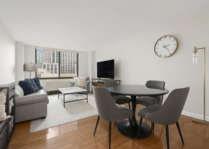 295 Greenwich Street - Photo 1
