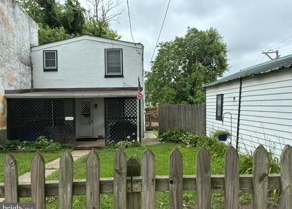 4876 Ogle Street - Photo 1