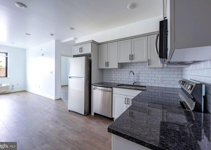 370 W Johnson Street - Photo 1