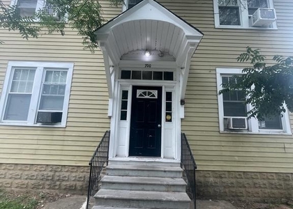 700 Hunter Street - Photo 1