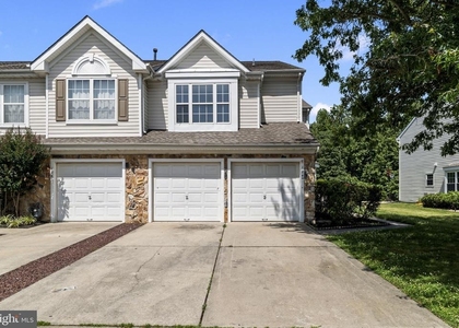 124 Buckingham Way - Photo 1