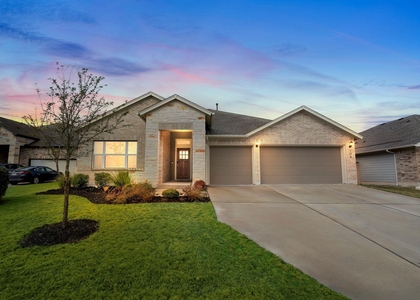 104 Joseph Hawkins Ln - Photo 1