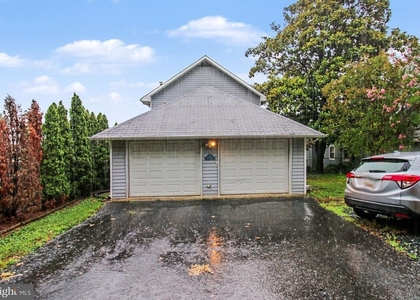 1702 Oakfield Avenue - Photo 1