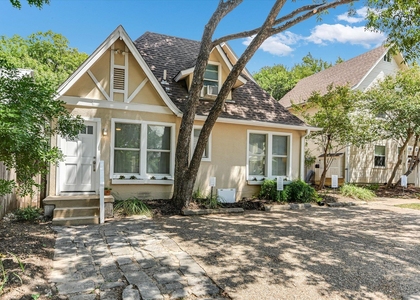 1110 W 22nd St - Photo 1