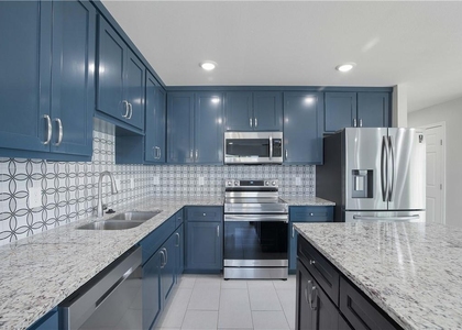 214 Lizzie St - Photo 1