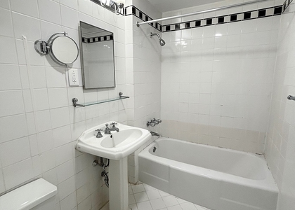 West 34th Street - Photo 1