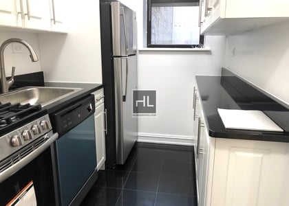 East 51 Street - Photo 1