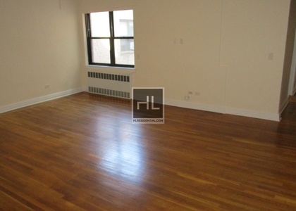 East 67 Street - Photo 1