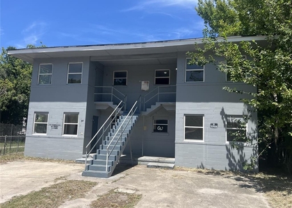 543 Division Street - Photo 1